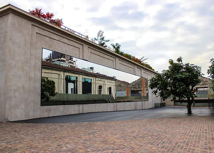 Xenia s - Moderno In Fondazione Prada
